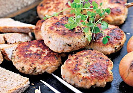 Šťavnaté karbanátky na grilu