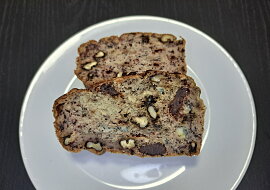 Bananovy chlebicek s vlasskymi orechy a cokoladou