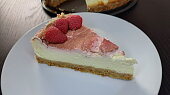 Malinovo-tvarohový cheesecake