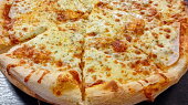 Domácí šunková pizza