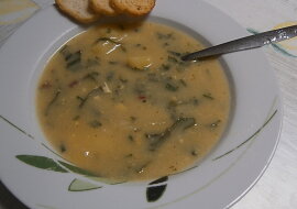 Mangoldová polévka s bramborem
