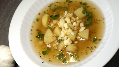 Česnečka se sýrem - recept od babičky