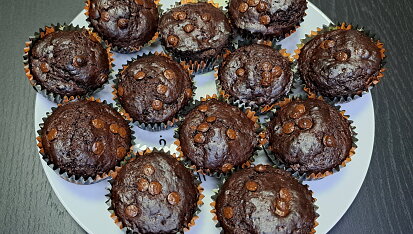 Čokoládové muffiny s kousky čokolády