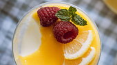 Panna cotta z podmáslí s citronovým krémem podle Míši Landové