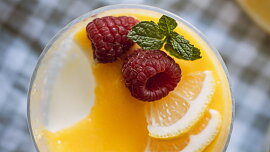Panna cotta z podmáslí s citronovým krémem podle Míši Landové