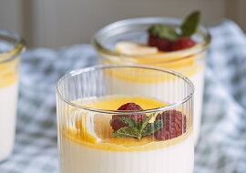 Panna cotta z podmáslí s citronovým krémem podle Míši Landové