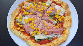 Celozrnná pizza , krásně teňoučká