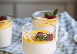 Panna cotta z podmáslí s citronovým krémem podle Míši Landové