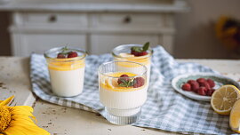 Panna cotta z podmáslí s citronovým krémem podle Míši Landové