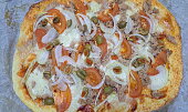 Pizza z tvarohového těsta