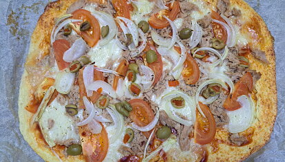 Pizza z tvarohového těsta