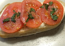 Česnekový chléb Caprese (Pre mňa hit posledných dní.)