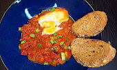 Shakshuka (rajčatová omáčka s vejci)