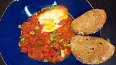 Shakshuka (rajčatová omáčka s vejci)