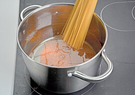 Špagety s červenou čočkou