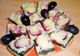 Křehký švestkový koláč