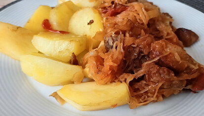 Zapékané vepřové se zelím po bulharsku