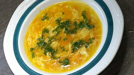Mrkvová polévka s krupičkou – recept ze školky