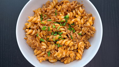Těstoviny s mletým hovězím a omáčkou