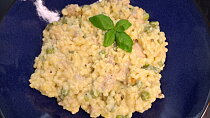 Krémové orzo s kuřecím masem a zeleninou