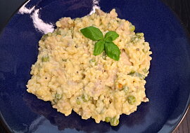 Krémové orzo s kuřecím masem a zeleninou