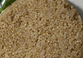 Quinoa - jako příloha nebo zavářka do polévek (U nás býva ako príloha, alebo základ šalátov.)