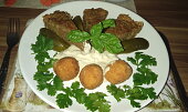 Brokolicový nákyp (Servírování s bramborovými kroketami troškou tatarky a kyselou okurkou)