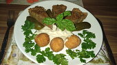 Brokolicový nákyp (Servírování s bramborovými kroketami troškou tatarky a kyselou okurkou)