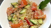 Letní quinoa salát