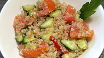 Letní quinoa salát