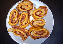 Pizza šneky z mozzarellového těsta