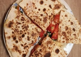 Quesadilla s rajčaty a nivou