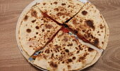 Quesadilla s rajčaty a nivou