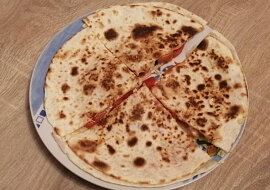 Quesadilla s rajčaty a nivou