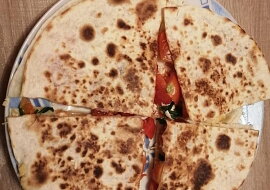Quesadilla s rajčaty a nivou