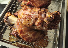 Vepřové koleno sous-vide (Koleno 2,4kg,metoda Sous vide,68°,36hodin)
