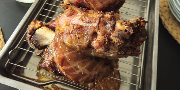 Vepřové koleno sous-vide (Koleno 2,4kg,metoda Sous vide,68°,36hodin)