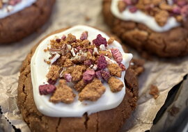 Lotus cookies