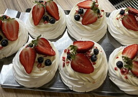 Pavlova (dort) (Výborné 😊 Já použila místo cukru erytritol a i tak jsou skvělé.)