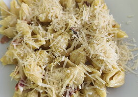 Špagety Carbonara (Špagety jsme obměnili za mušličky)