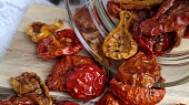 Rajčata sušená v horkovzdušné fritéze
