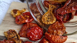 Rajčata sušená v horkovzdušné fritéze