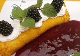 Palačinky s tvarohem a ostružinami