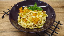 Udon nudle se zeleninou