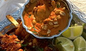 Kuřecí satay s arašídovou omáčkou