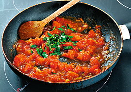 Penne s rajčatovo-bazalkovou omáčkou