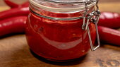 Domácí chilli pasta (sambal oelek)