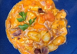 Zapečené gnocchi v rajčatové omáčce