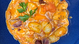 Zapečené gnocchi v rajčatové omáčce