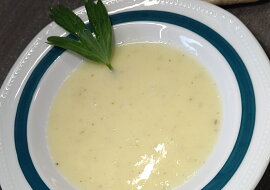 Krémová česnečka (knoblauchsuppe)